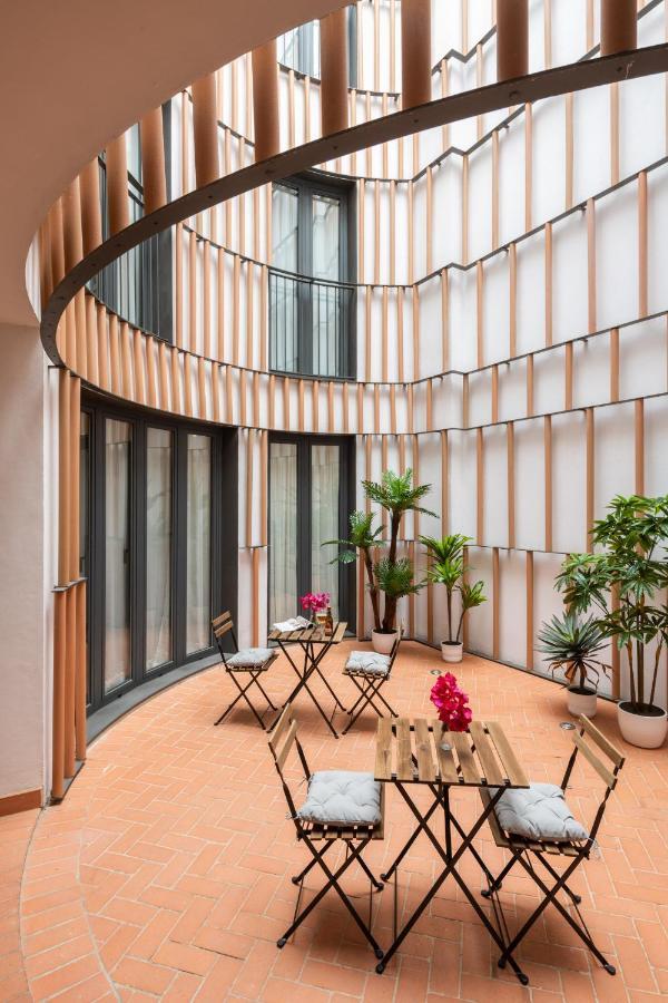 Avanti Clavel, La Terraza Te Conquistara Sevilla Buitenkant foto